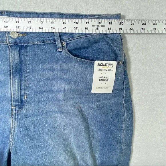 Levis Signature Gold Jeans Women's 20M Blue Bootcut Mid Rise Stretch Denim NWT - Picture 13 of 15